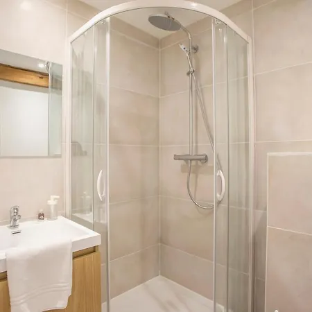 R'studio 25 Hyper Centre *